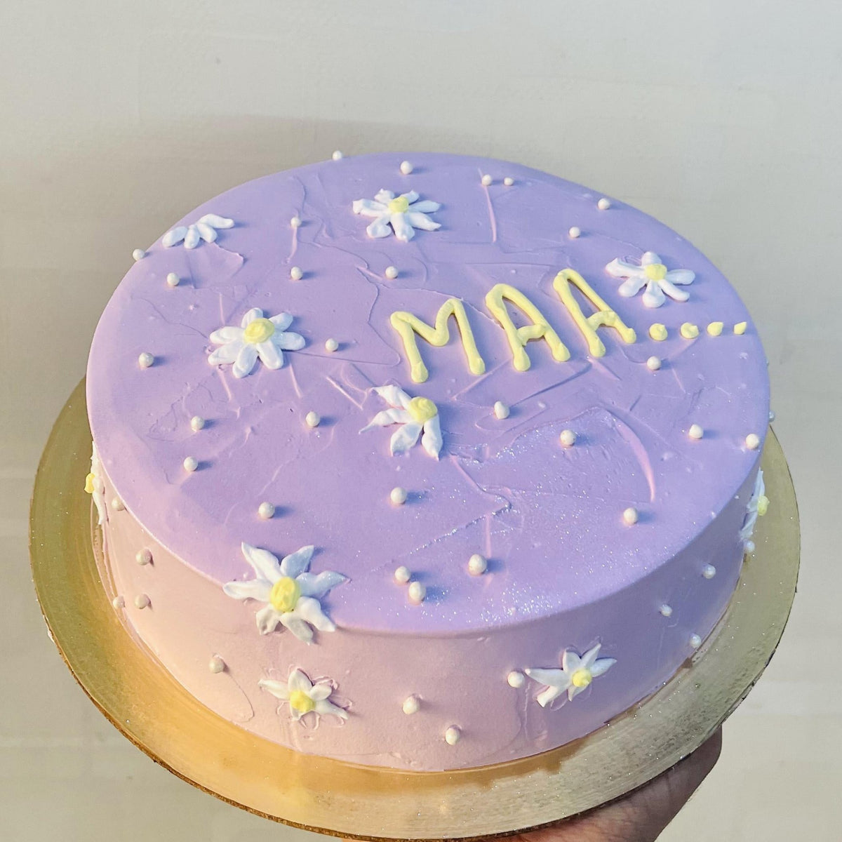 White Flowers Violet Cake