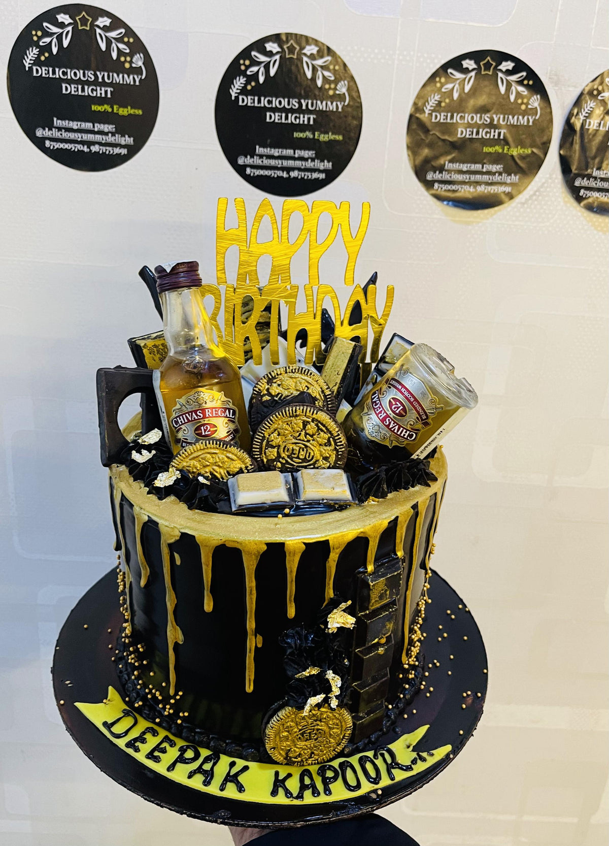 100% Eggless Black and Gold Birthday Cake in Noida , Greater Noida, Delhi from DYD Cakes