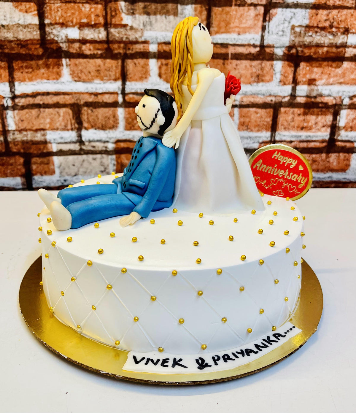 Couple Anniversary Cake