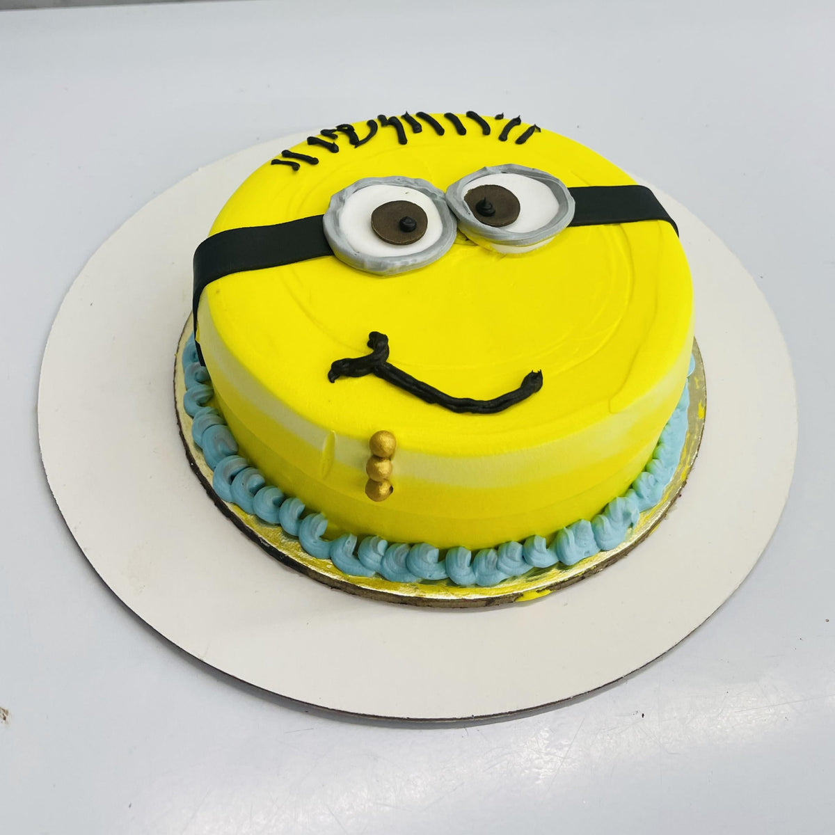 Minion Cake