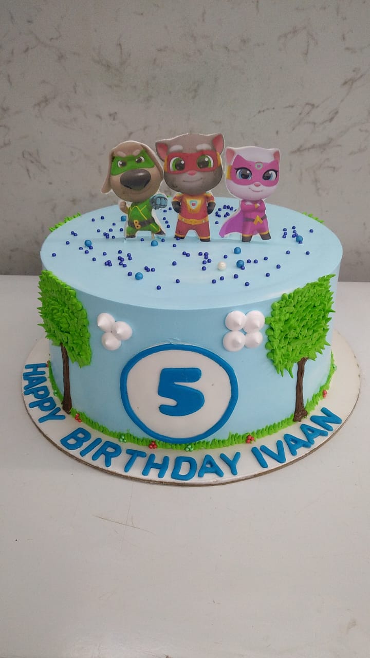 Talking Tom Hero Cake