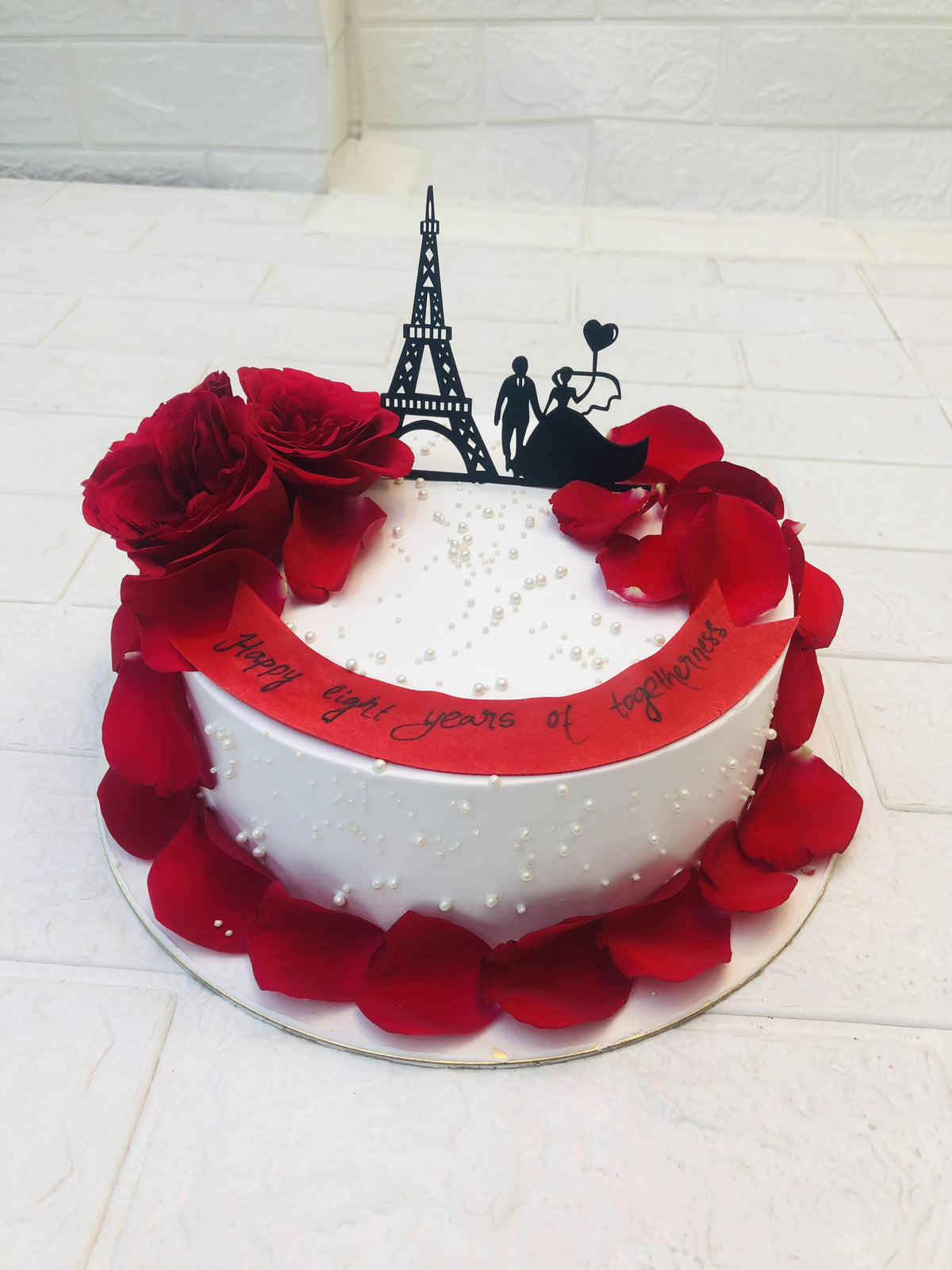 Rose Petals Love Cake