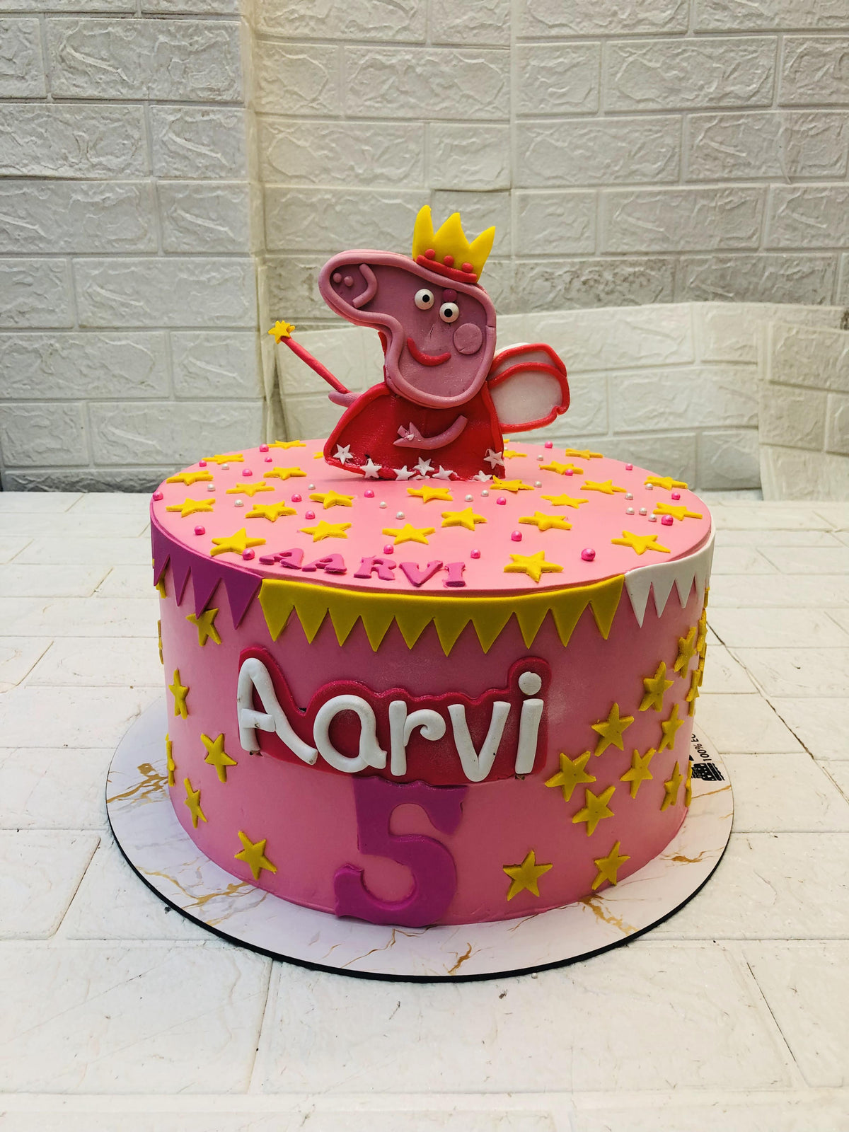 Peppa Pig Crown Cake