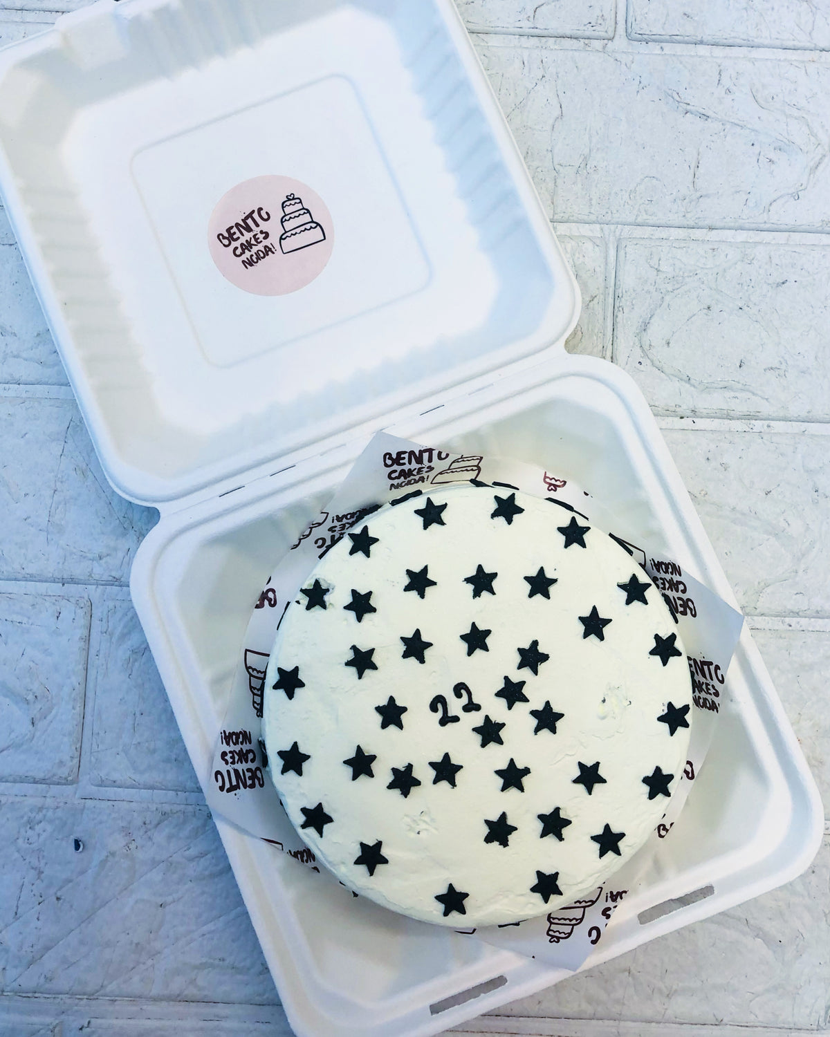 Black Stars Theme Bento Cake