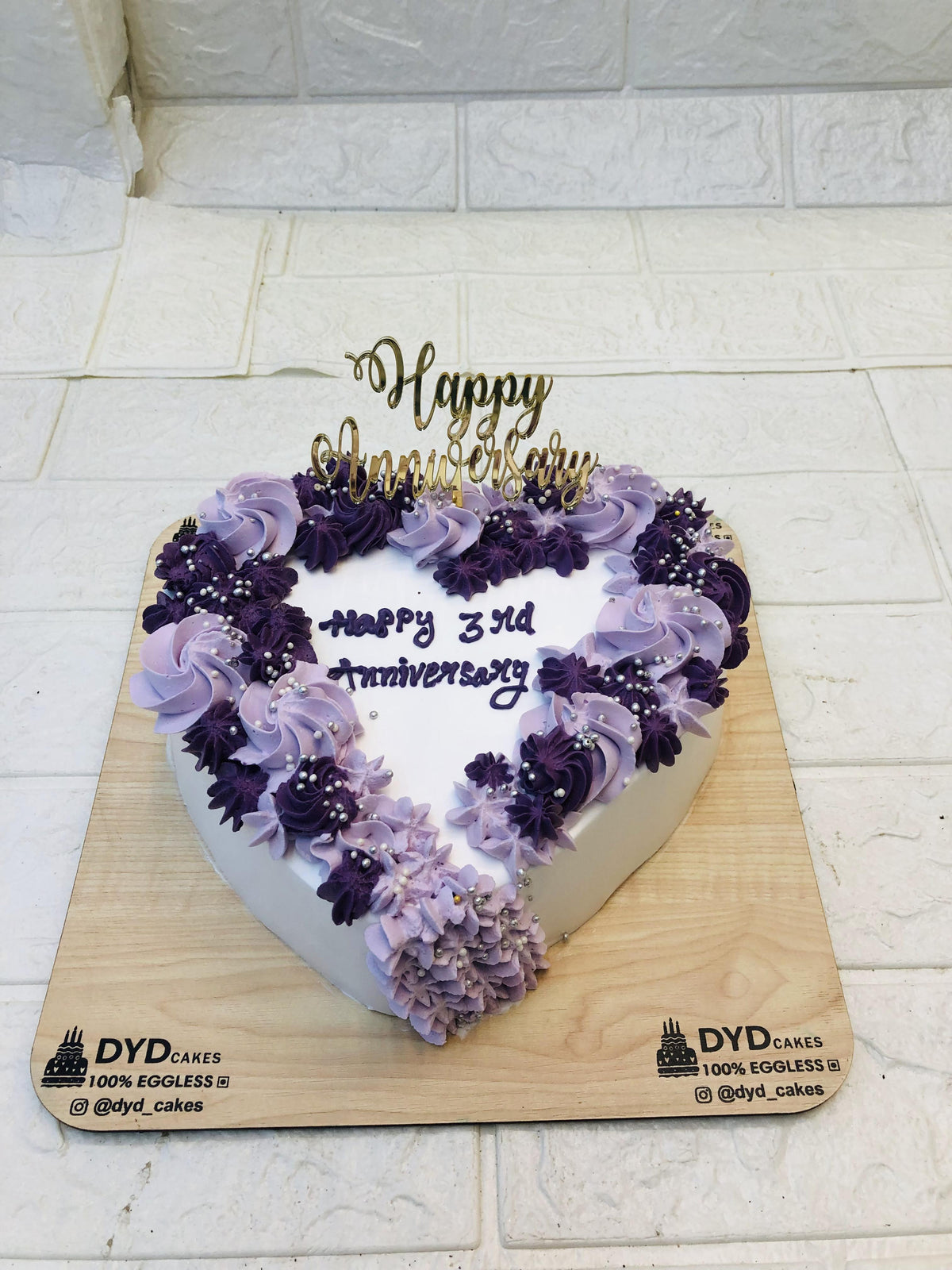 Violet Flowers Heart Cake