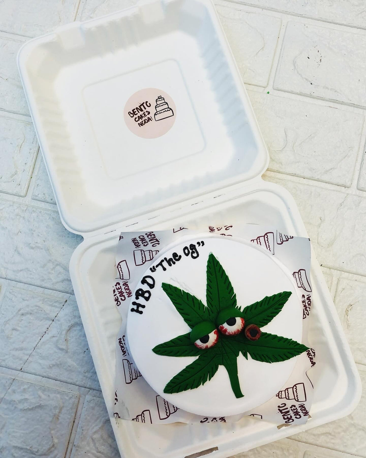 Green Weed Leaf Theme Bento Cake