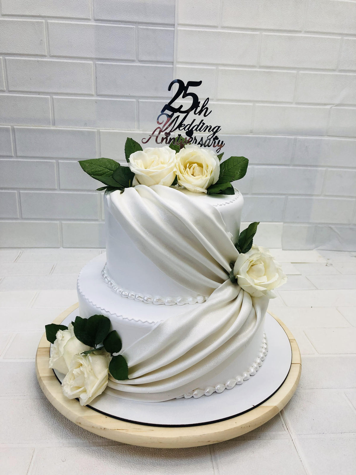 White Flower Classic Cake