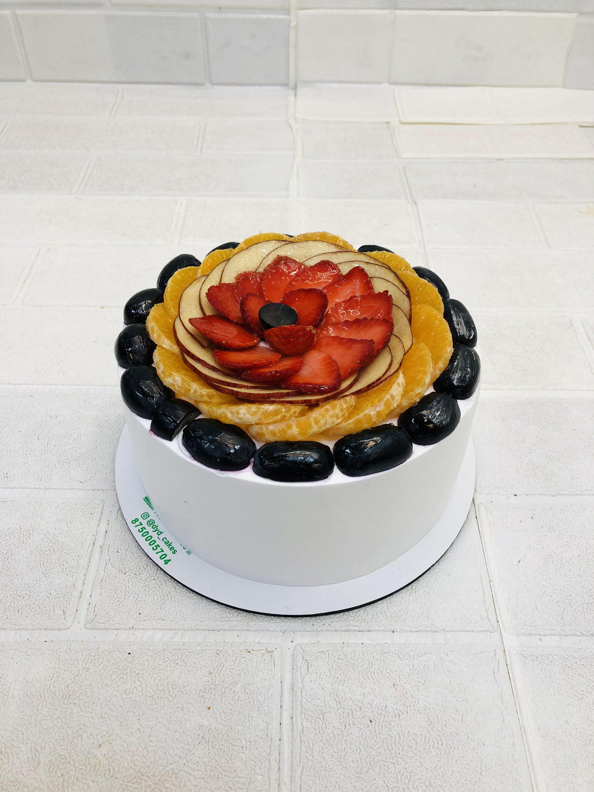 Mixed Fruits Topping Cake