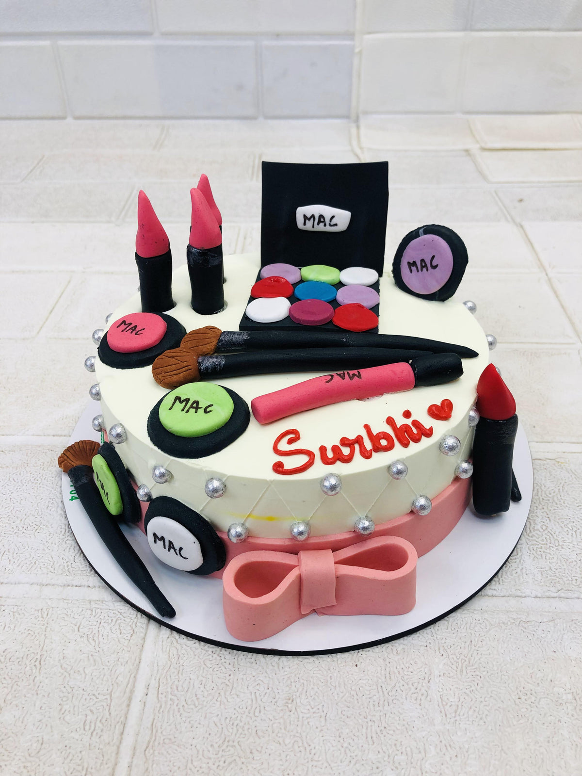 Makeup Kit Cake 2