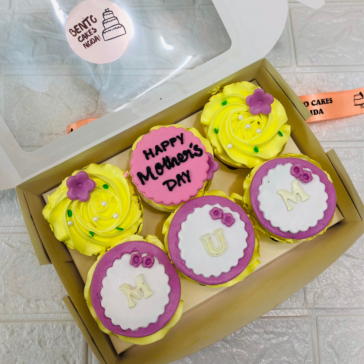 Mothers Day Yellow Cupcakes Set