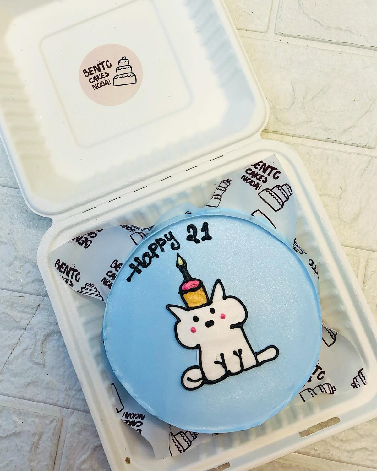 Cat Design on Bento Cake