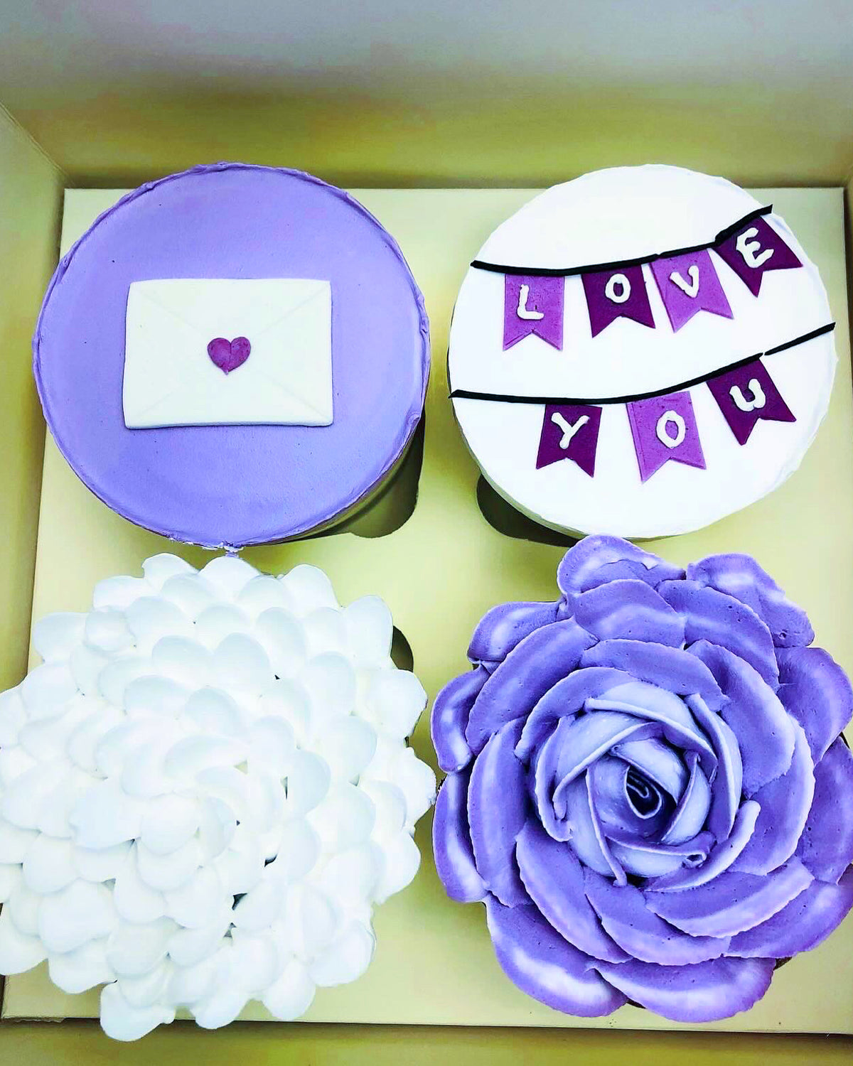 Purple White Floral Theme Cupcakes Set