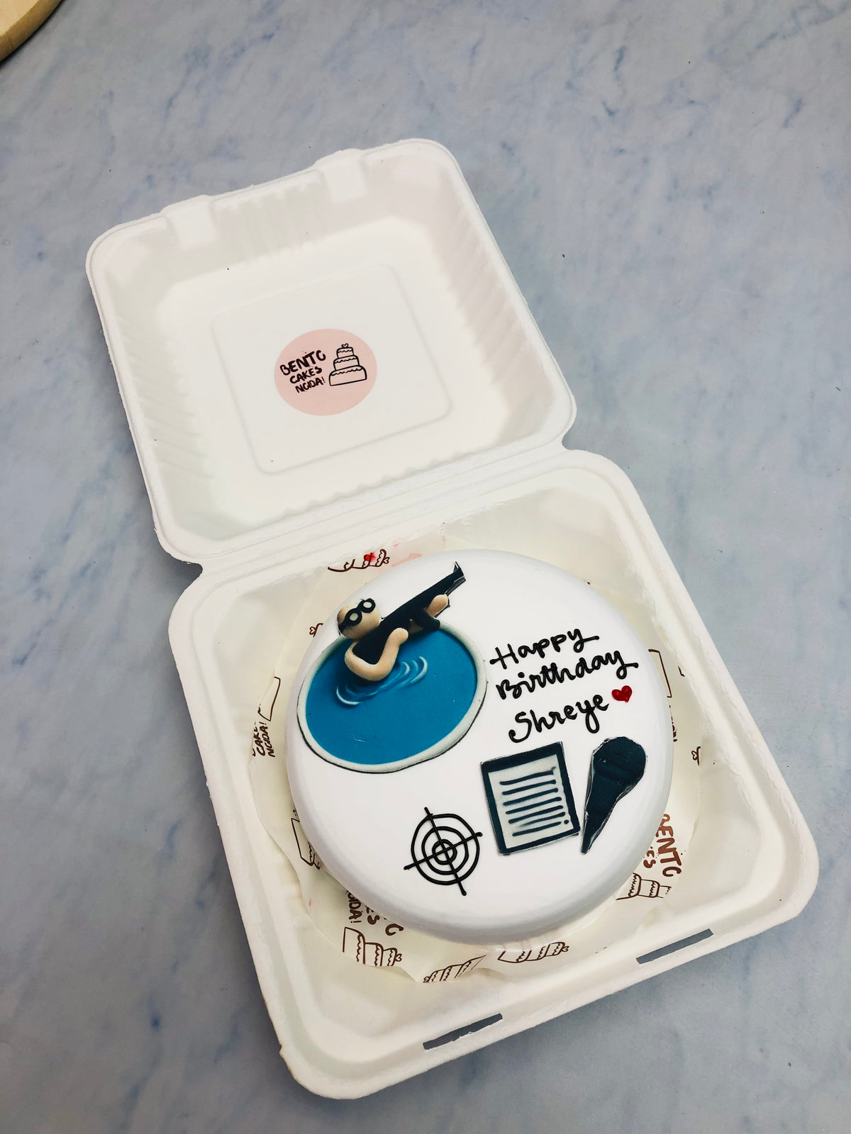 Detective Theme Bento Cake