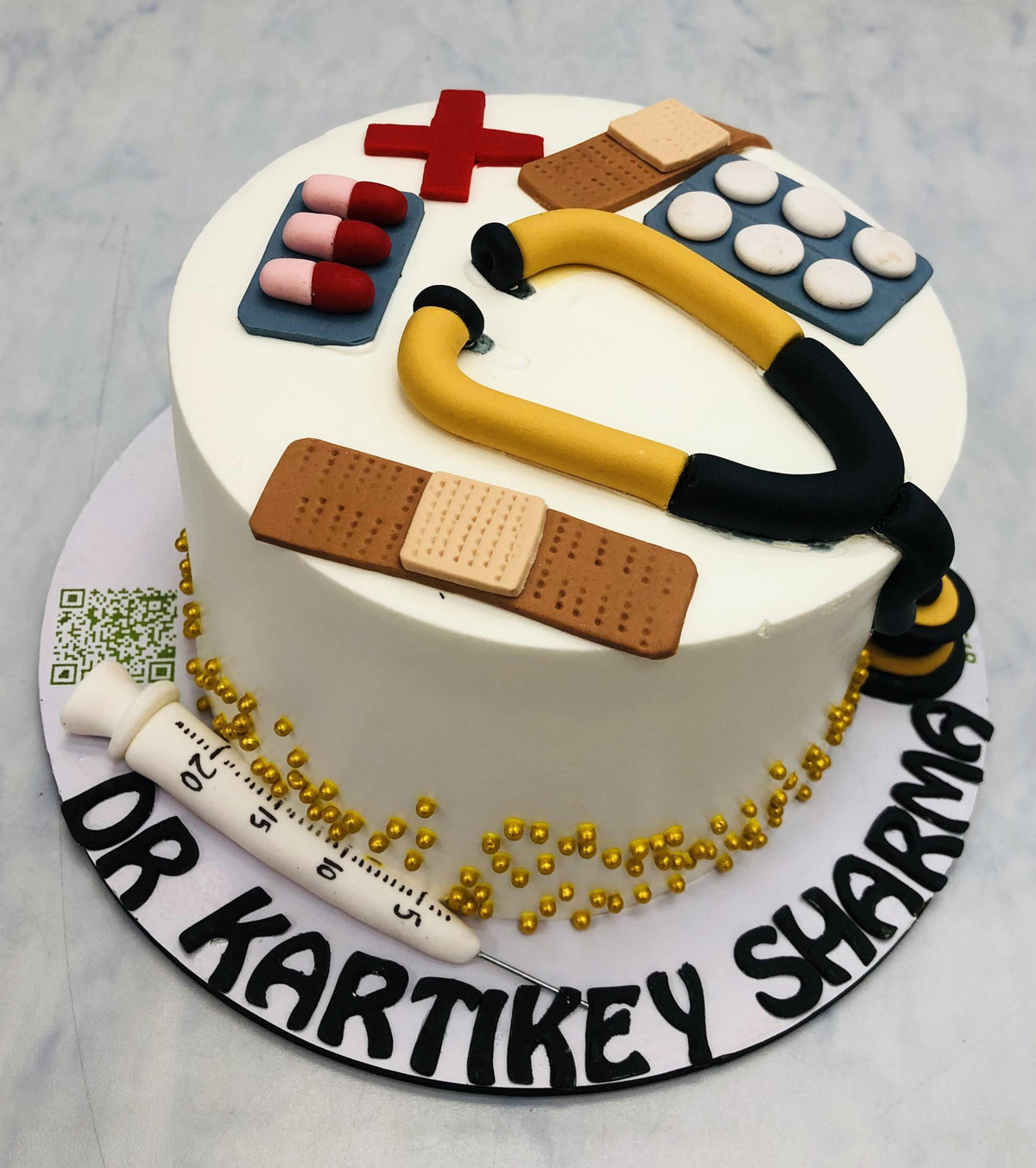 Doctors Kit Theme Cake