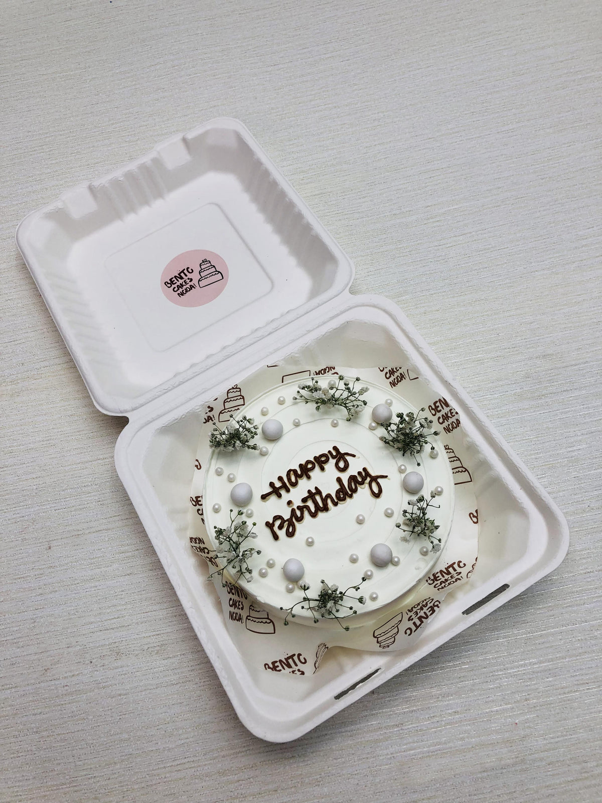 Aesthetic White Bento Cake