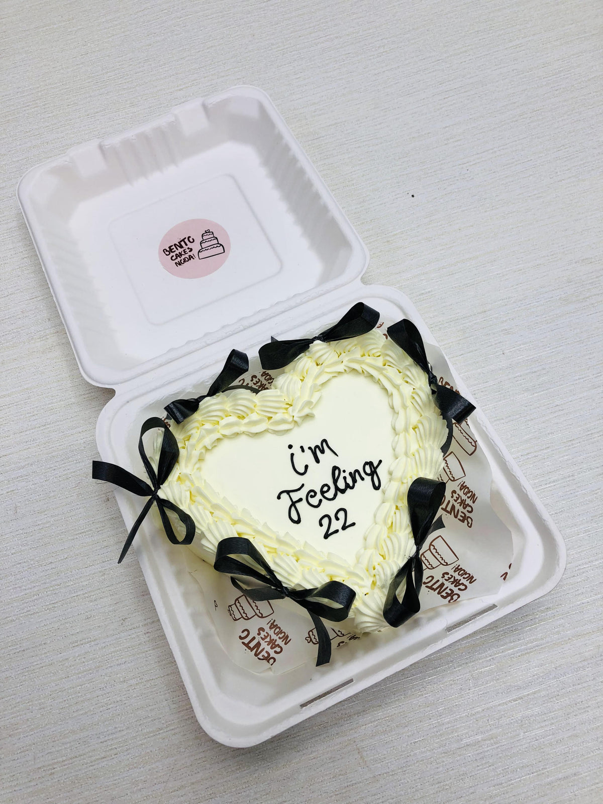 Off White Heart Bento Cake