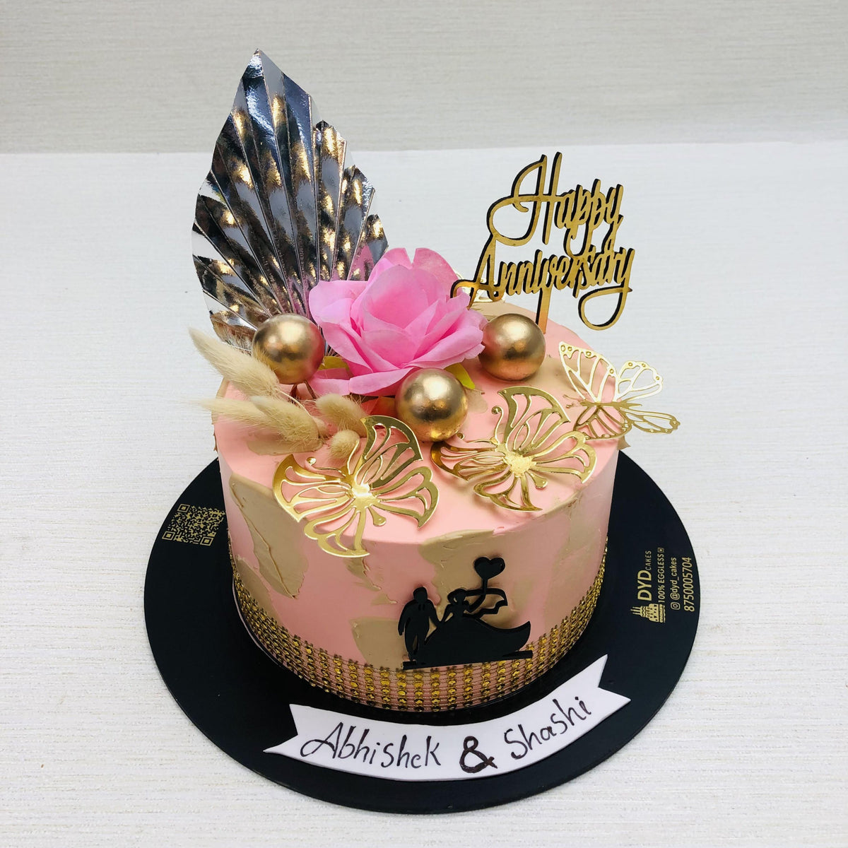 Beautiful Designer Anniversary Cake