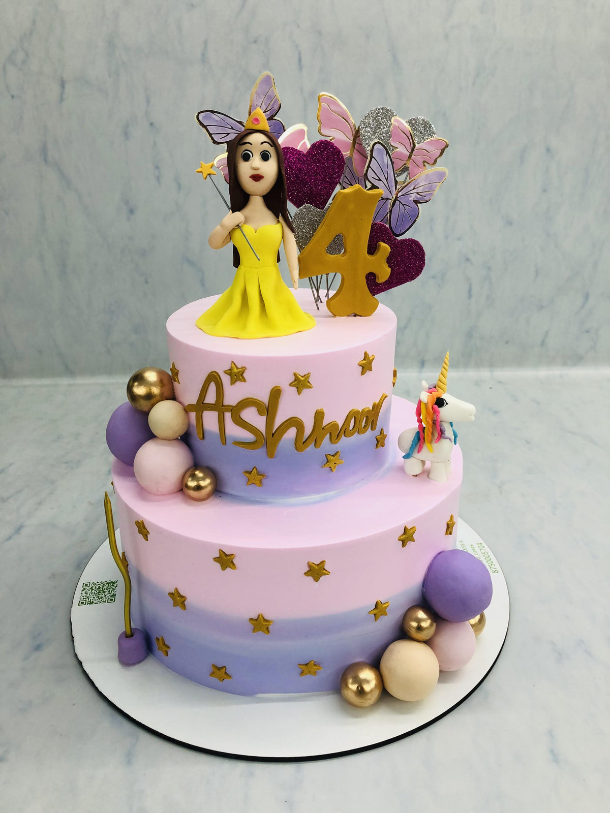 Pretty Queen Theme Birthday Cake