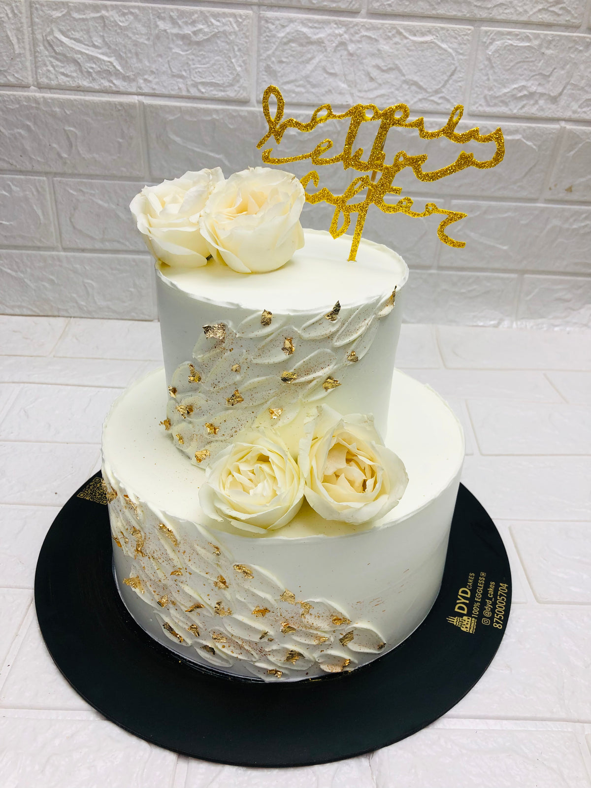 White Roses Beautiful Cake