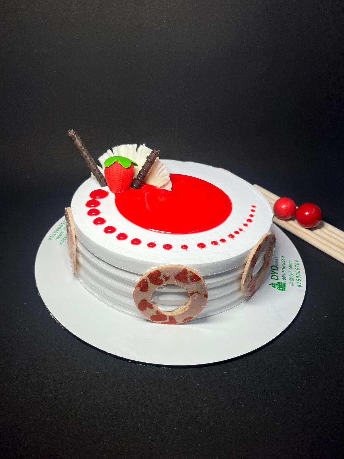 Strawberry and Vanilla Delicious Cake