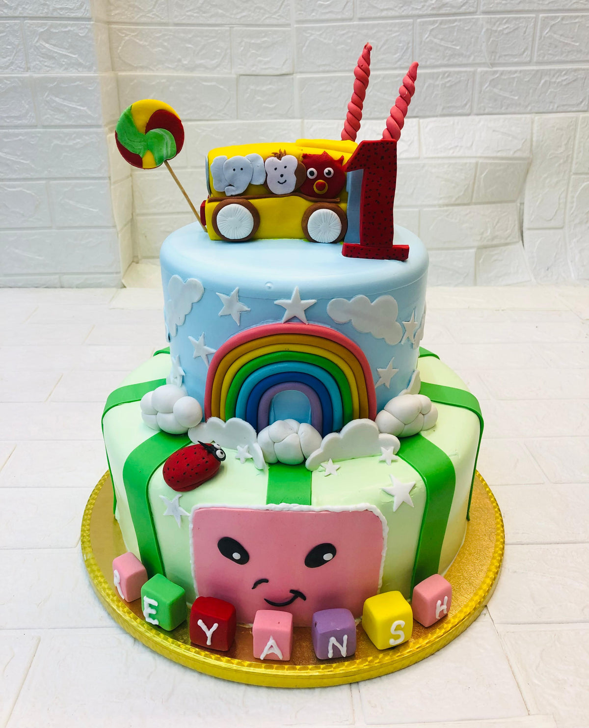 Coco melon Car Theme Cake